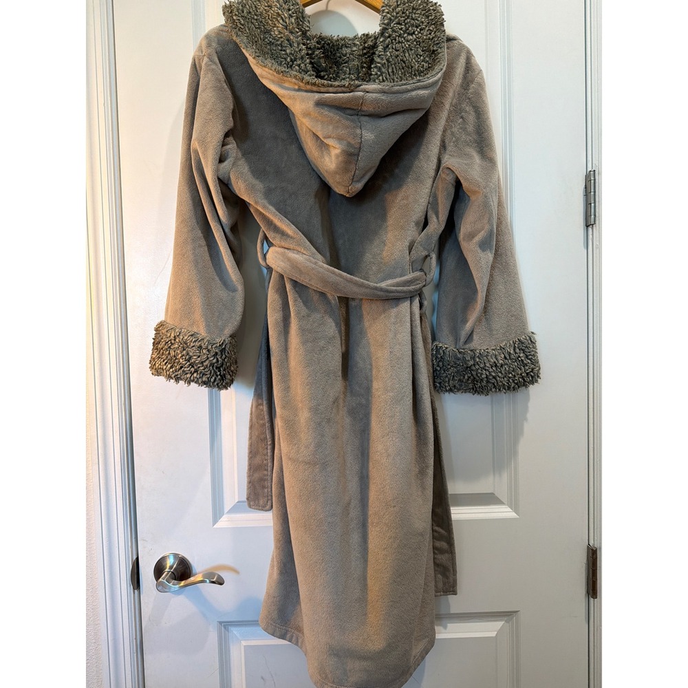 Pottery Barn Hooded Plush Robe Taupe Gray Faux Fur Trim Initial C Embroidered - Picture 4 of 8